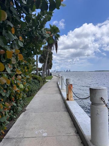 200 SE 15th Road 7D, Miami, FL 33129