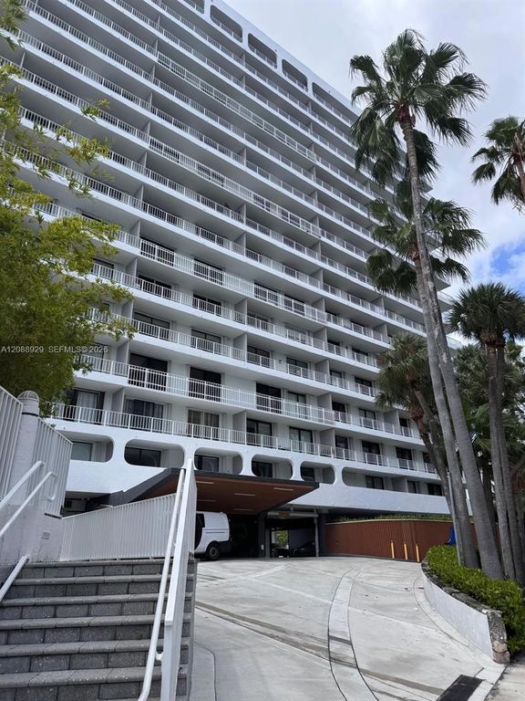 200 SE 15th Road 7D, Miami, FL 33129
