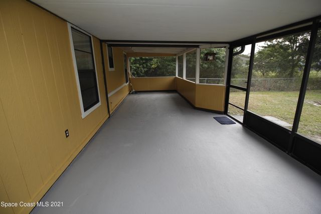 934 Colonial Avenue SE, Palm Bay, FL 32909