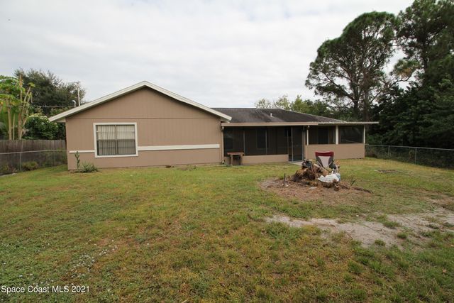 934 Colonial Avenue SE, Palm Bay, FL 32909