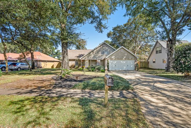 62 Shalimar Drive, Shalimar, FL 32579