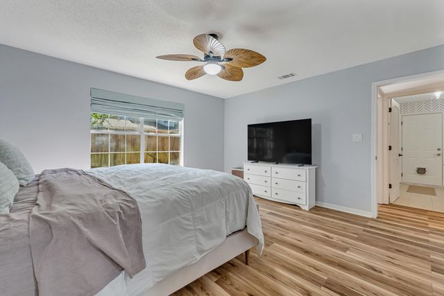 62 Shalimar Drive, Shalimar, FL 32579