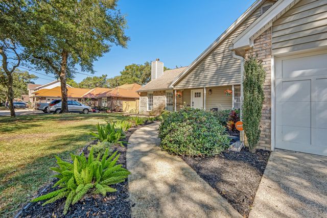 62 Shalimar Drive, Shalimar, FL 32579