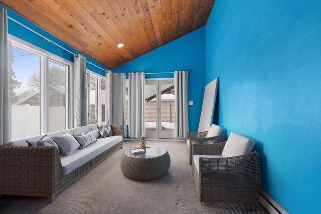 2412 N MORRISON STREET, Appleton, WI 54911