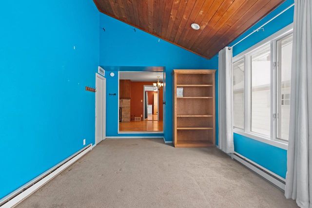 2412 N MORRISON STREET, Appleton, WI 54911