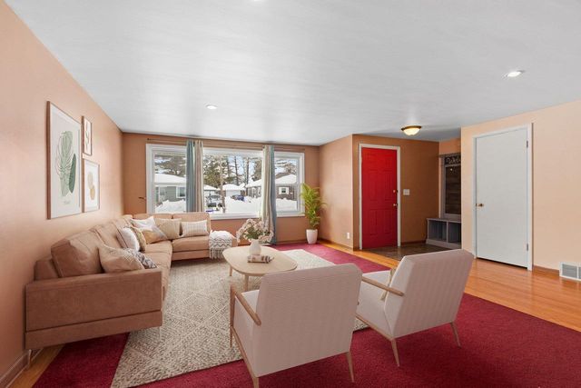 2412 N MORRISON STREET, Appleton, WI 54911