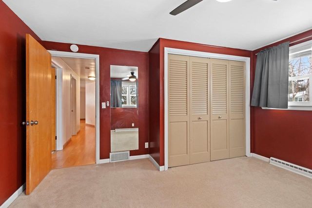 2412 N MORRISON STREET, Appleton, WI 54911