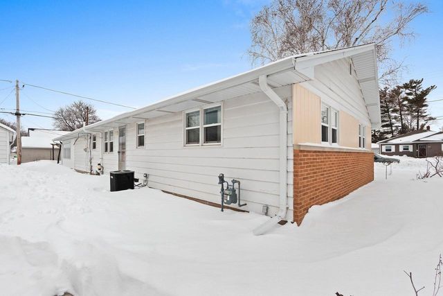 2412 N MORRISON STREET, Appleton, WI 54911