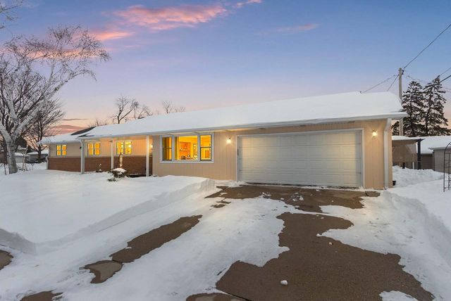 2412 N MORRISON STREET, Appleton, WI 54911