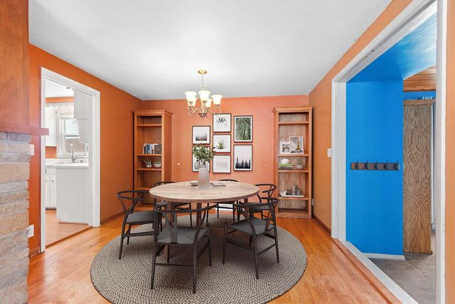 2412 N MORRISON STREET, Appleton, WI 54911