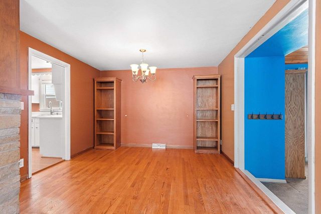 2412 N MORRISON STREET, Appleton, WI 54911