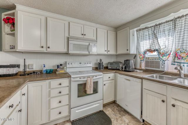 529 Jonesboro Road, Piney Flats, TN 37686