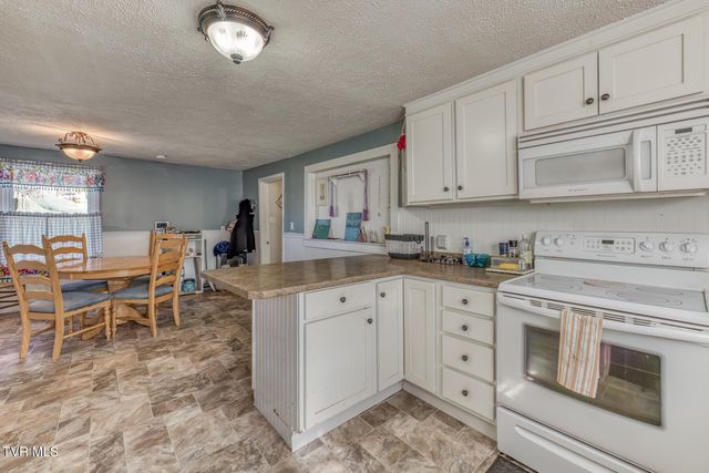 529 Jonesboro Road, Piney Flats, TN 37686