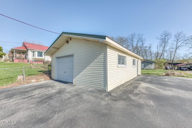529 Jonesboro Road, Piney Flats, TN 37686