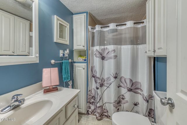 529 Jonesboro Road, Piney Flats, TN 37686