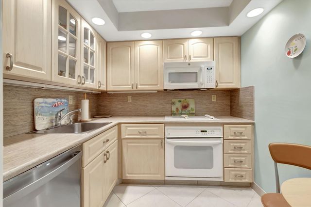 3215 S Ocean Boulevard 509, Highland Beach, FL 33487