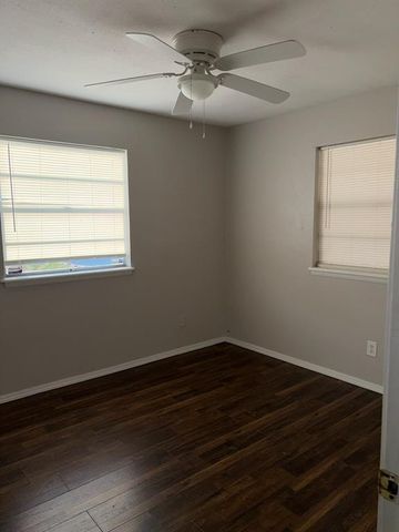 3601 Parkwoods Lane, Oklahoma City, OK 73110
