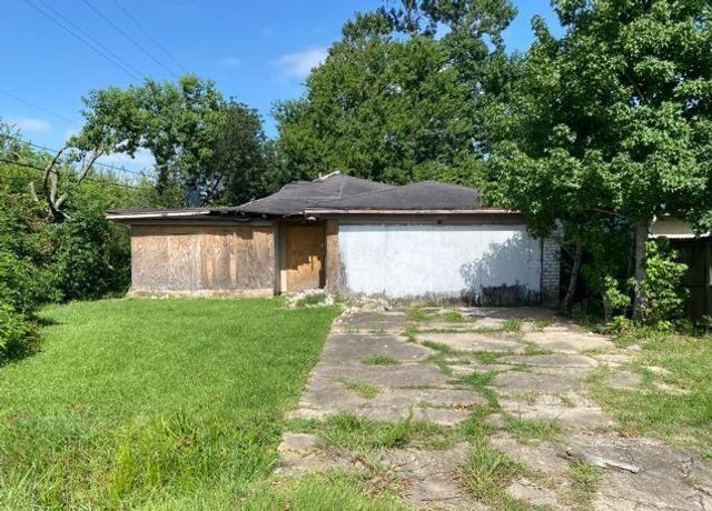 11203 Gardentree Drive, Houston, TX 77044