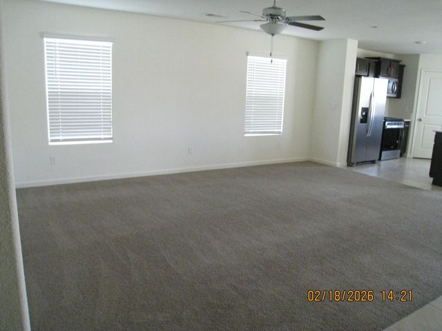 2272 Sanders Ct, Los Banos, CA 93635