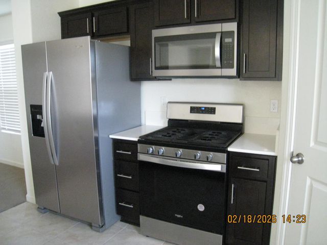 2272 Sanders Ct, Los Banos, CA 93635