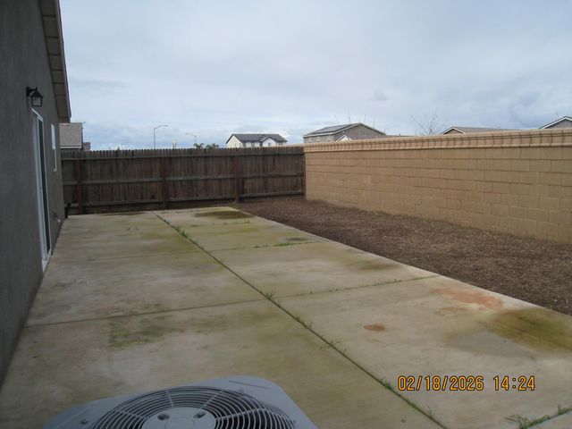 2272 Sanders Ct, Los Banos, CA 93635