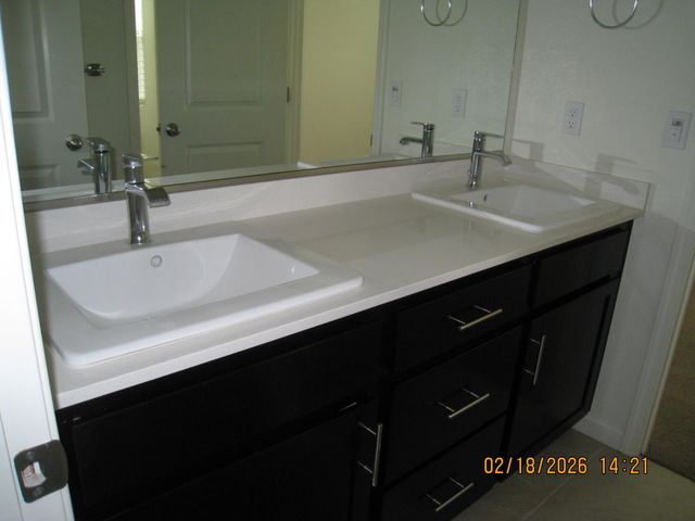 2272 Sanders Ct, Los Banos, CA 93635