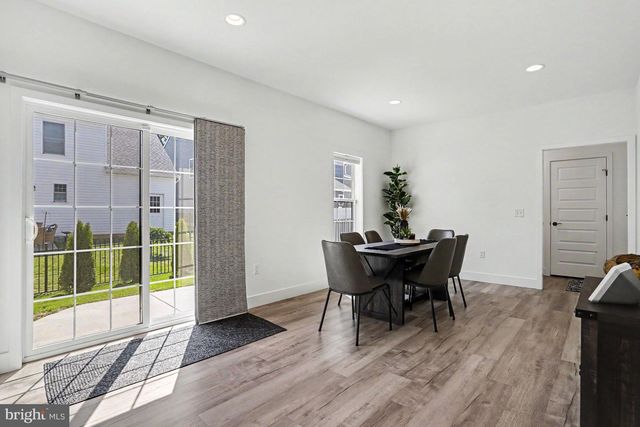 100 MEADOWS BND, Lititz, PA 17543