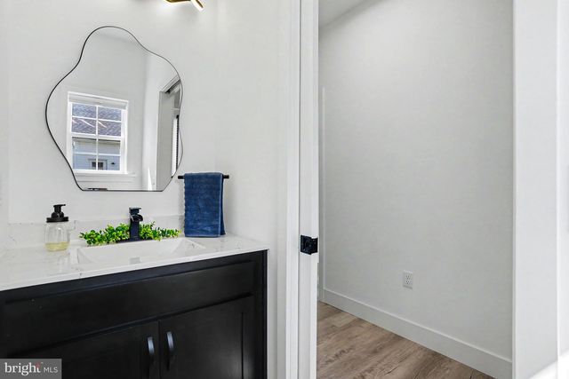 100 MEADOWS BND, Lititz, PA 17543