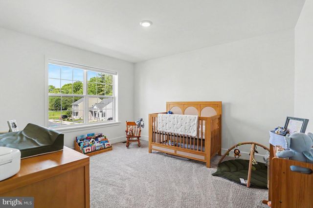 100 MEADOWS BND, Lititz, PA 17543