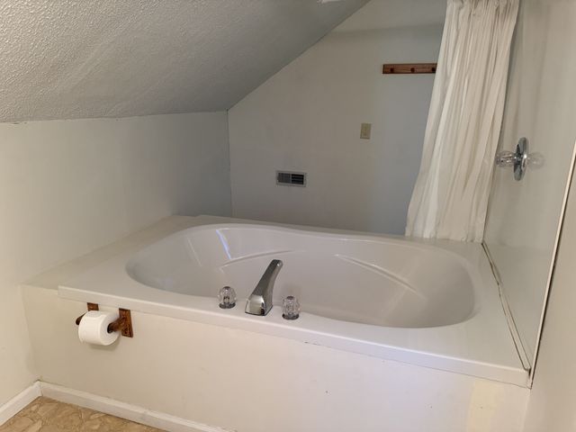 415 Hawkins Rd, Clarksville, TN 37040