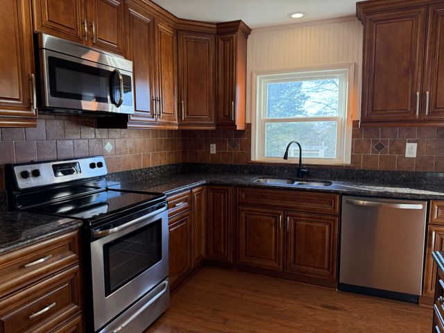 415 Hawkins Rd, Clarksville, TN 37040