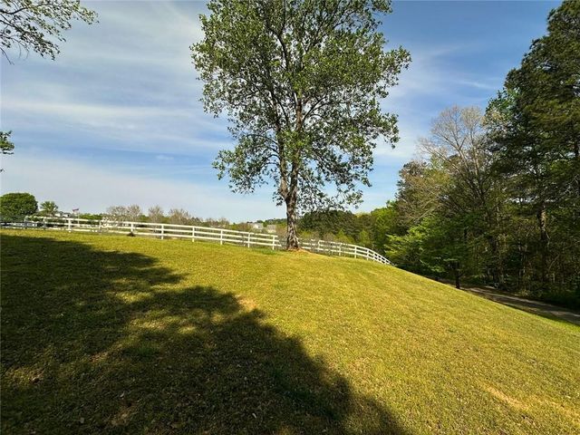 450 Lucas Road, Cartersville, GA 30120