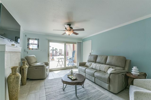 7312 Seawall Boulevard 103, Galveston, TX 77551