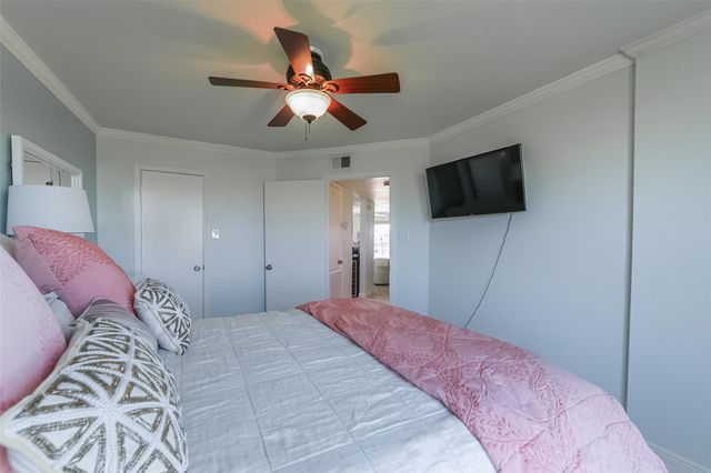 7312 Seawall Boulevard 103, Galveston, TX 77551