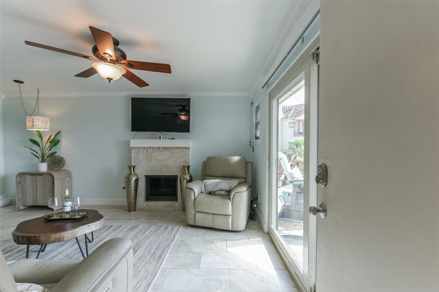 7312 Seawall Boulevard 103, Galveston, TX 77551