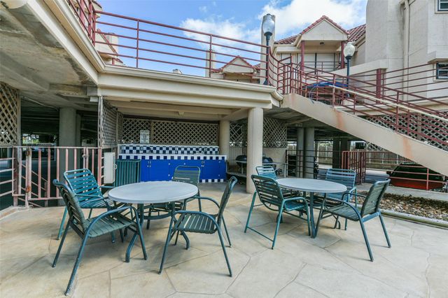 7312 Seawall Boulevard 103, Galveston, TX 77551