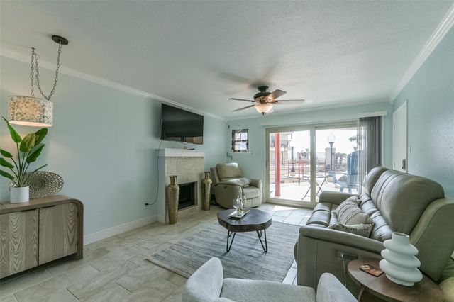 7312 Seawall Boulevard 103, Galveston, TX 77551
