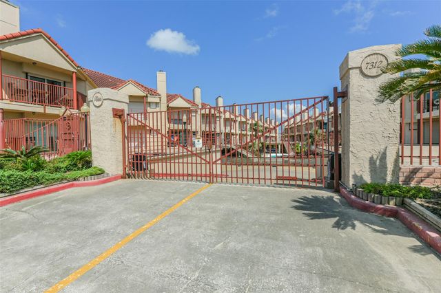 7312 Seawall Boulevard 103, Galveston, TX 77551