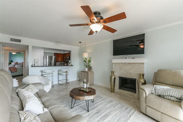 7312 Seawall Boulevard 103, Galveston, TX 77551