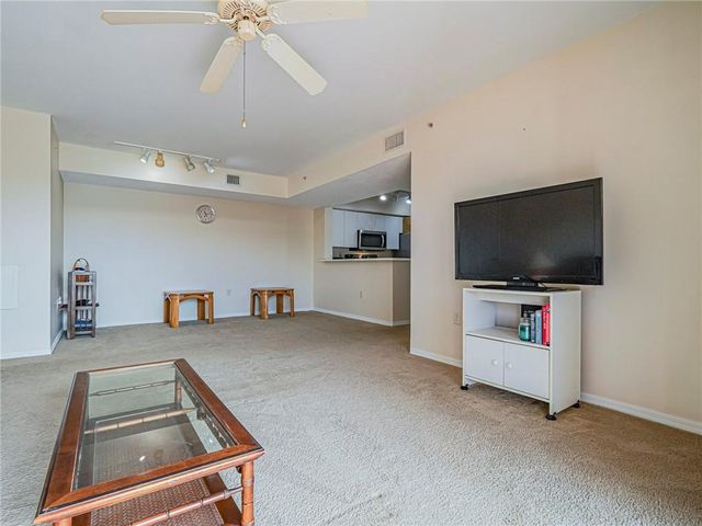 1640 N 42nd Circle 206, Vero Beach, FL 32967