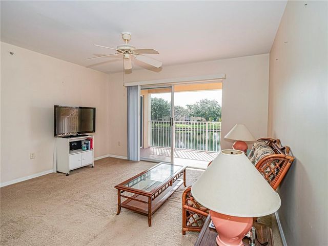 1640 N 42nd Circle 206, Vero Beach, FL 32967