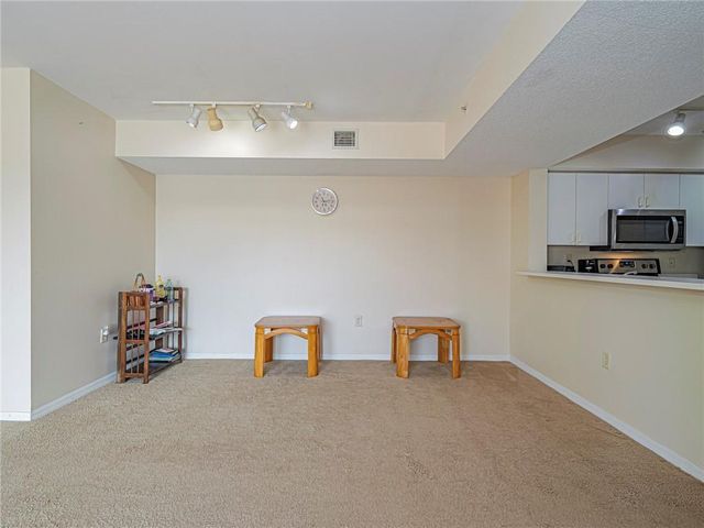 1640 N 42nd Circle 206, Vero Beach, FL 32967