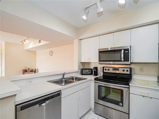 1640 N 42nd Circle 206, Vero Beach, FL 32967