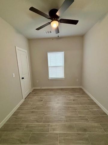 16930 W Lynbrook, Montgomery, TX 77316