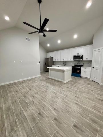 16930 W Lynbrook, Montgomery, TX 77316