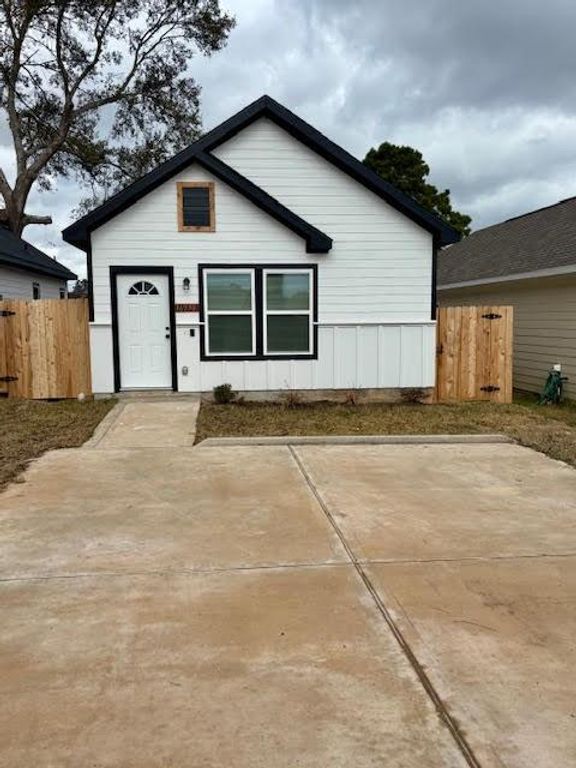 16930 W Lynbrook, Montgomery, TX 77316