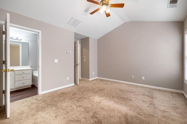 1725 Oakbrook Lane NW, Kennesaw, GA 30152