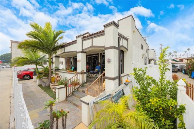 4019 S Van Ness Avenue, Los Angeles, CA 90062