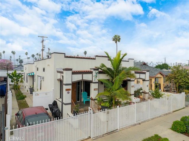 4019 S Van Ness Avenue, Los Angeles, CA 90062