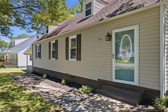 12 California AVE, Portsmouth, VA 23701
